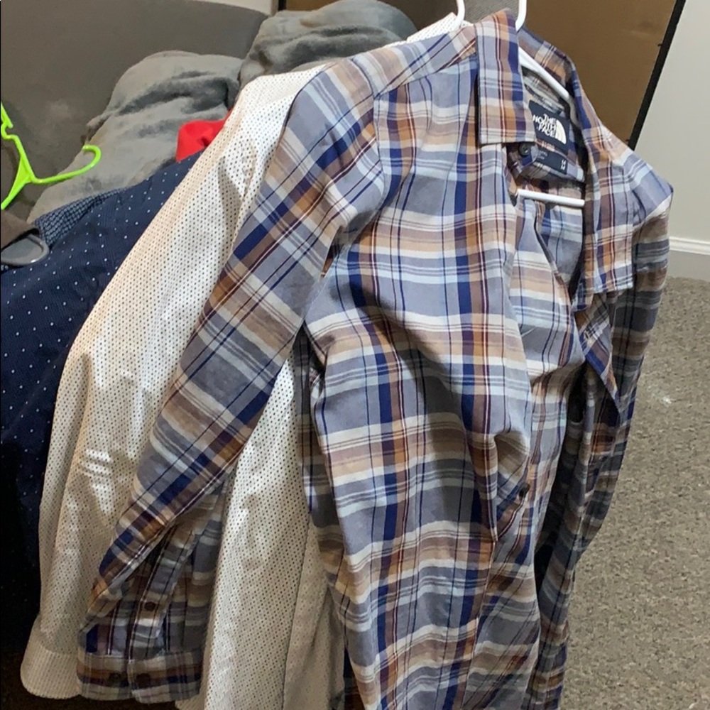 Men’s Medium dress shirts wore 5x